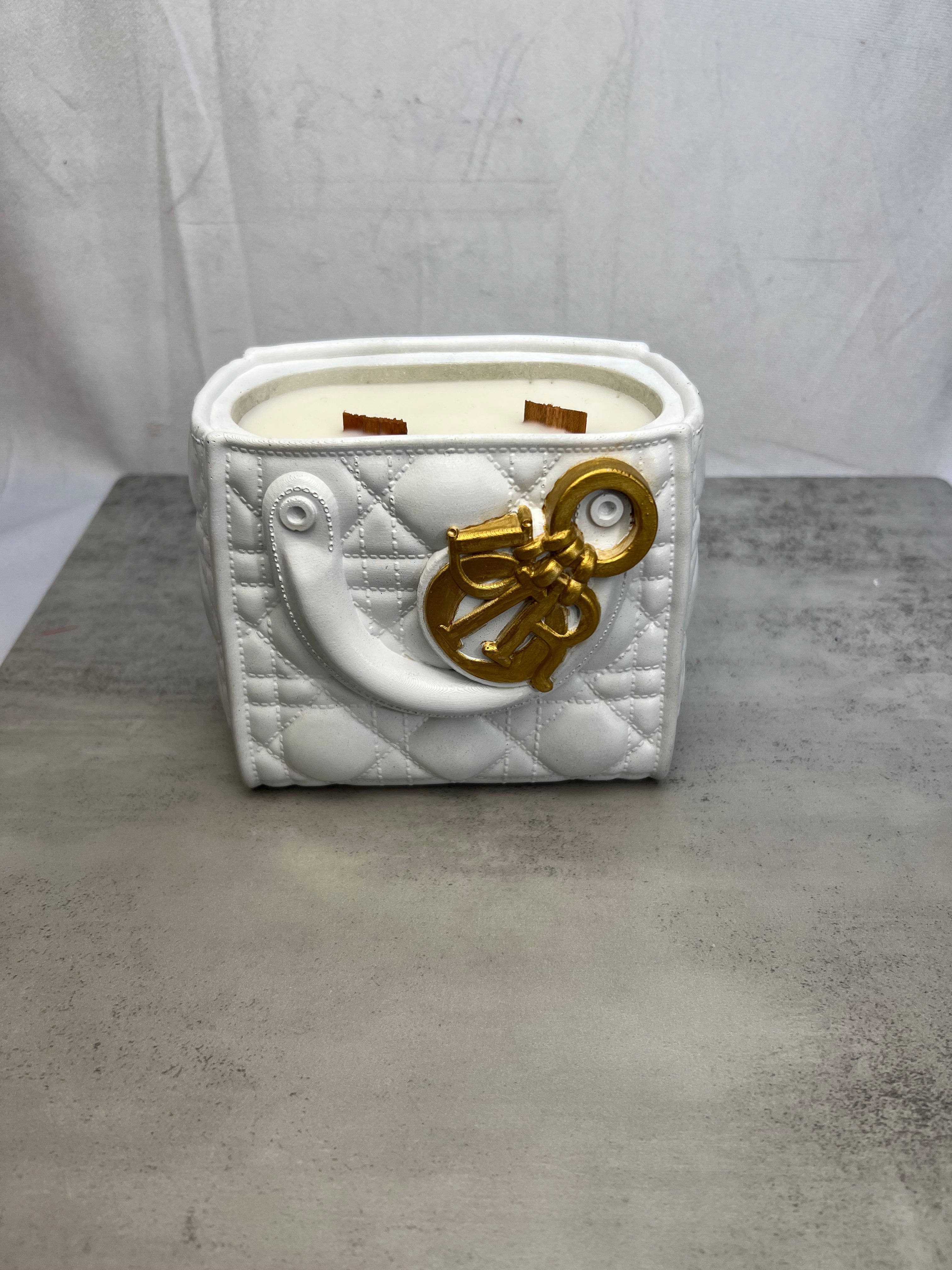 White / Gold D Candle