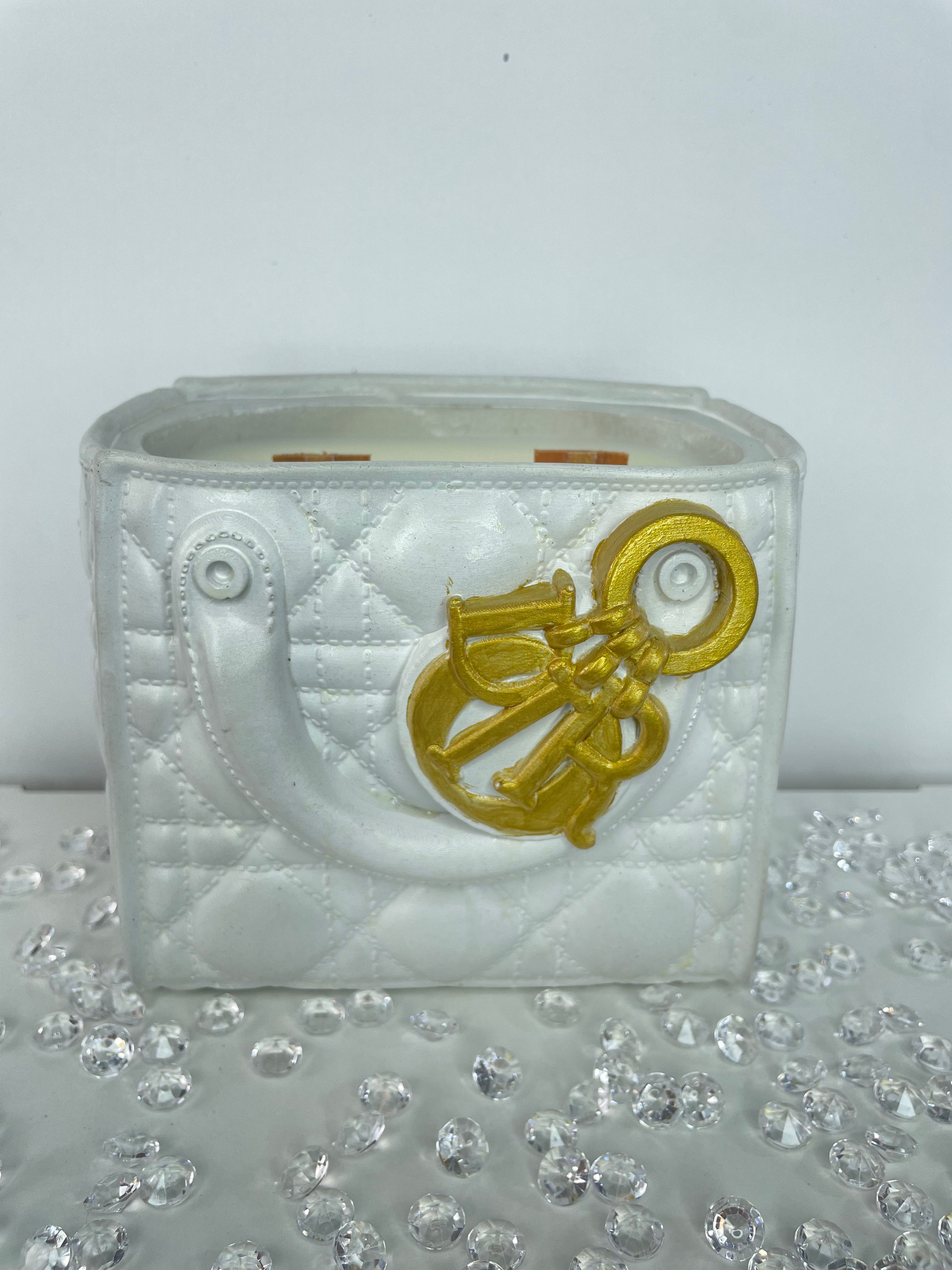 White / Gold D Candle
