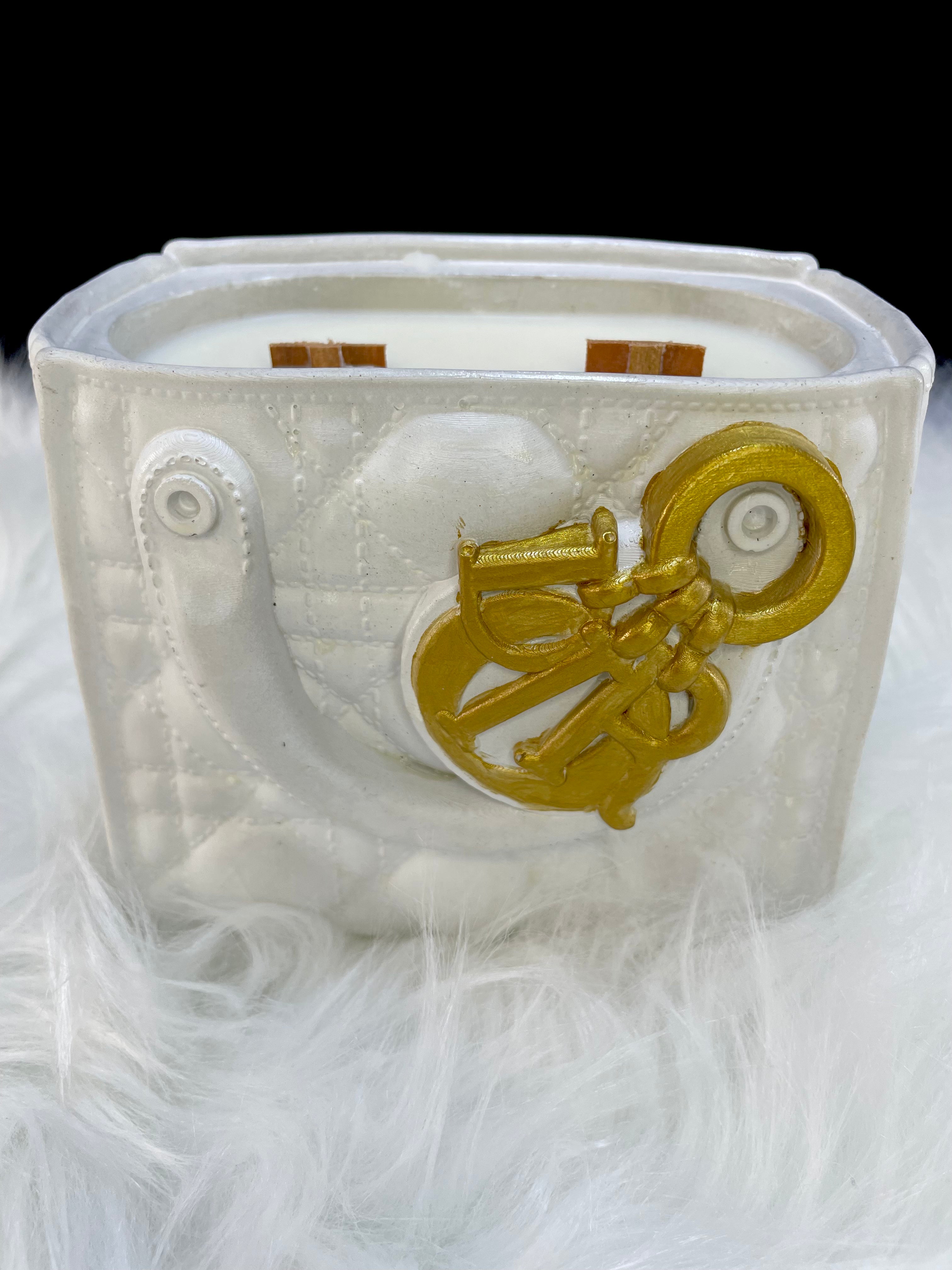 White / Gold D Candle